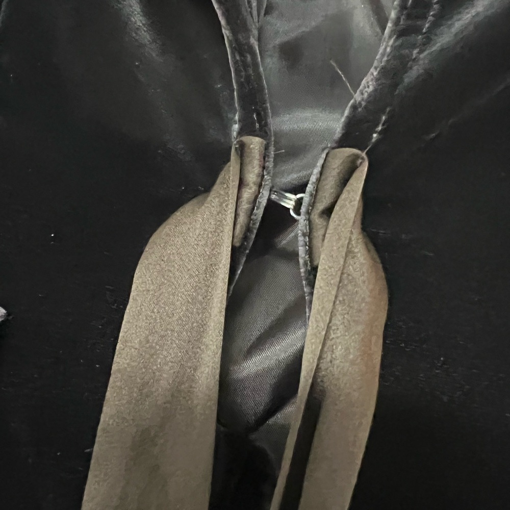 Fay Women's Elegant Black Velvet Blazer with Bow - Picture 3 of 9